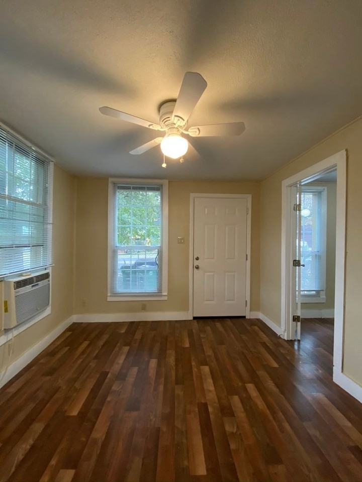 403 Pedernales St - Photo 3 of 21