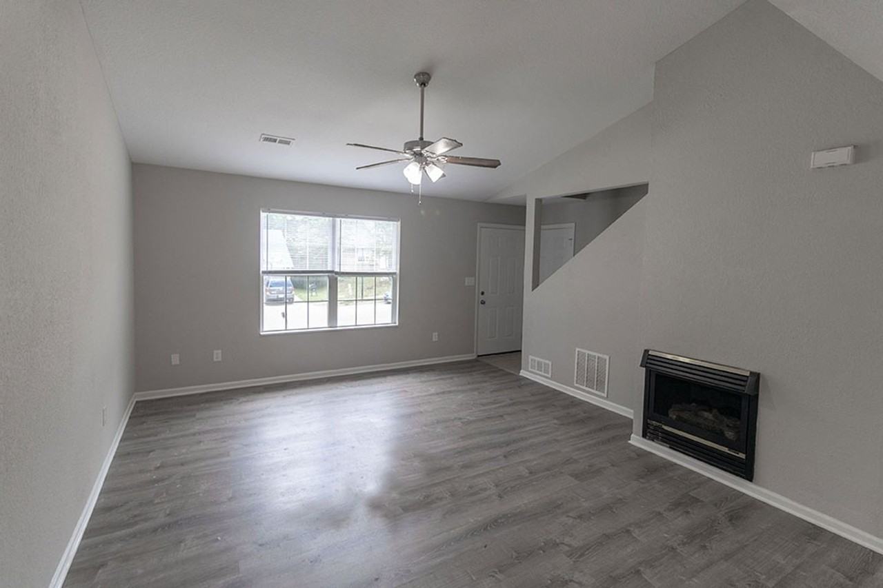 1330 Godas Dr - Photo 5 of 30