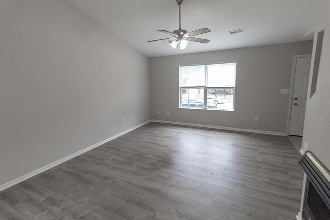 1330 Godas Dr - Photo 6 of 30