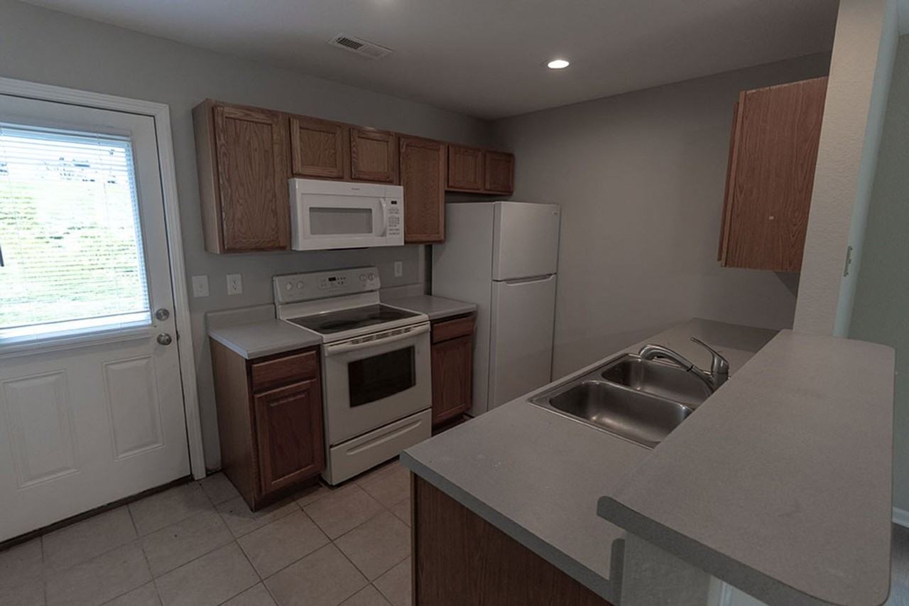 1330 Godas Dr - Photo 7 of 30