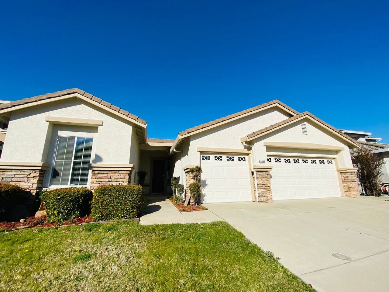 9565 Stone Springs Dr - Photo 2 of 29