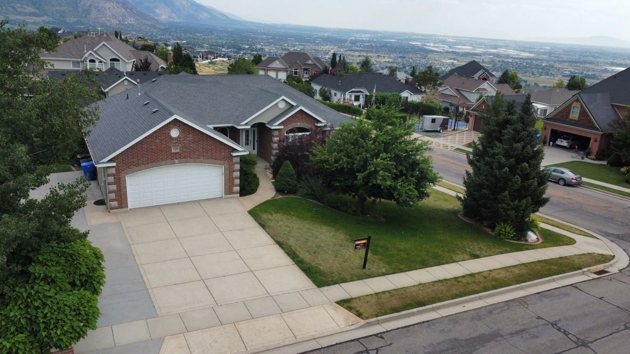 120 W 4100 N - Photo 2 of 50