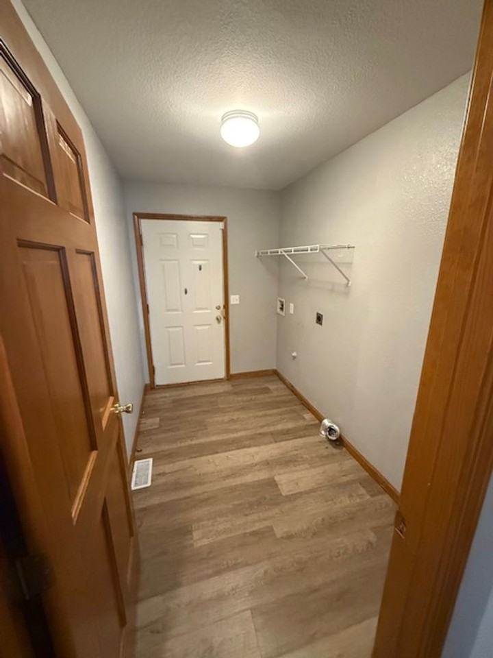 1105 N Park Ave - Photo 6 of 12