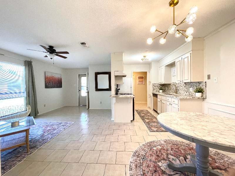 922 Terry Trl - Photo 4 of 20