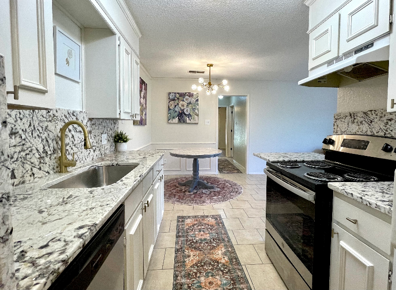 922 Terry Trl - Photo 5 of 20