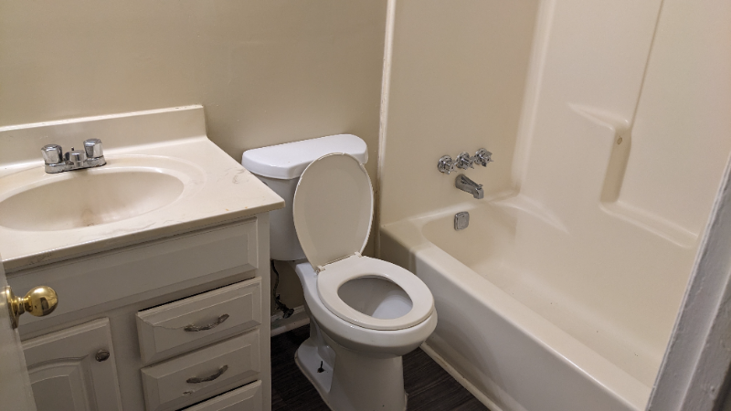 697 Tarkington Rd N - Photo 6 of 12