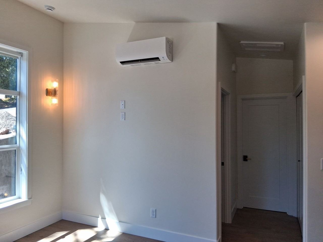 423 Holly St - Photo 2 of 16