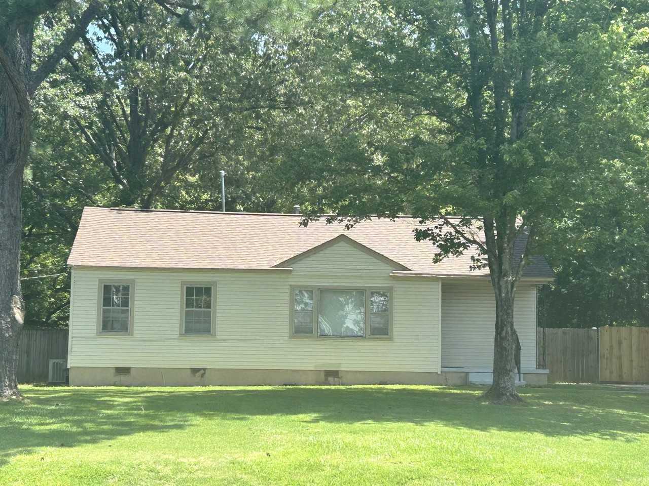 6860 Raleigh Lagrange Rd - Photo 2 of 11