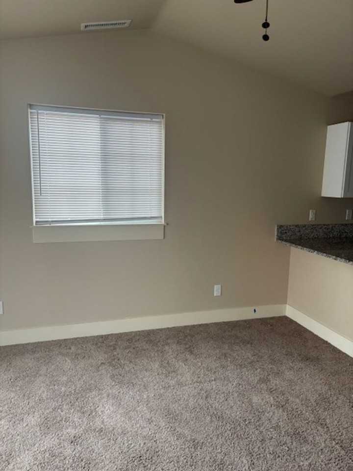 181 S Williams St - Photo 5 of 18