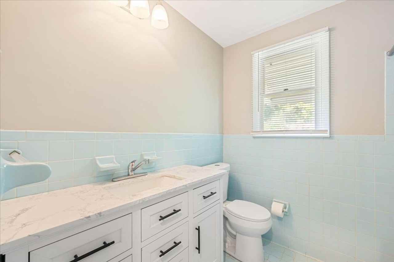 2111 Hawthorne St - Photo 3 of 25