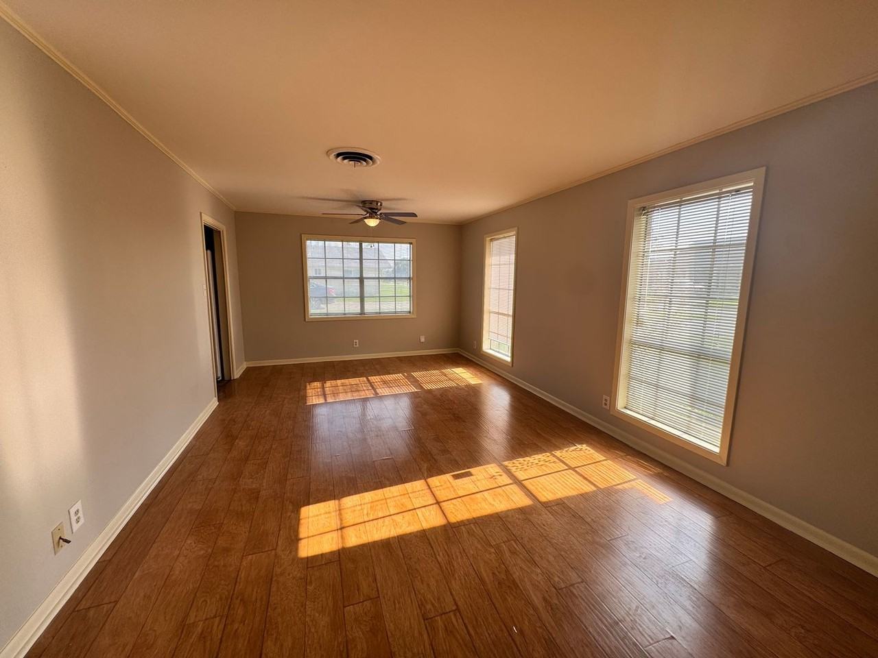 1415 Forest Ln - Photo 2 of 15