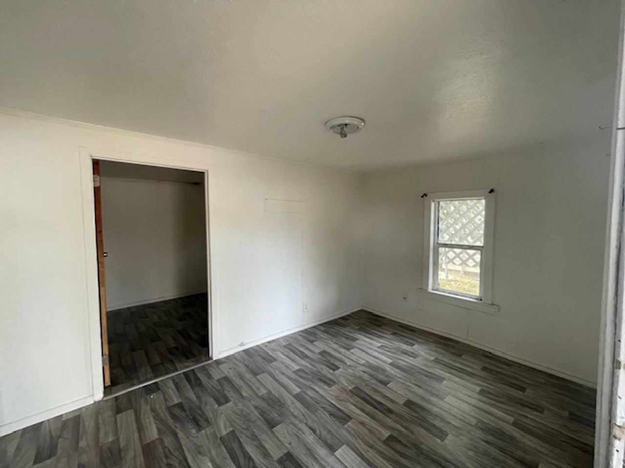 3150 Elgin St - Photo 2 of 11