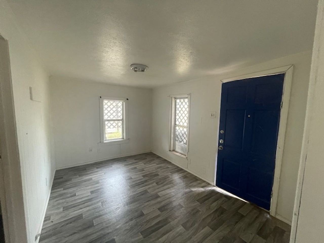 3150 Elgin St - Photo 3 of 11