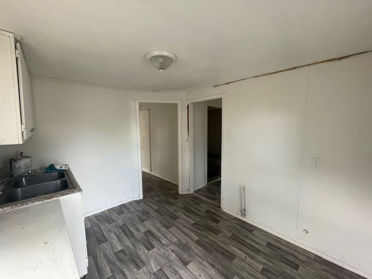 3150 Elgin St - Photo 6 of 11