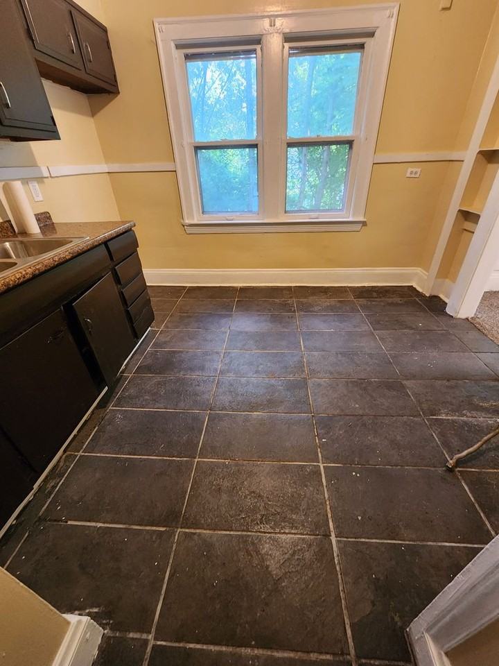 3045 E 130th St - Photo 2 of 9