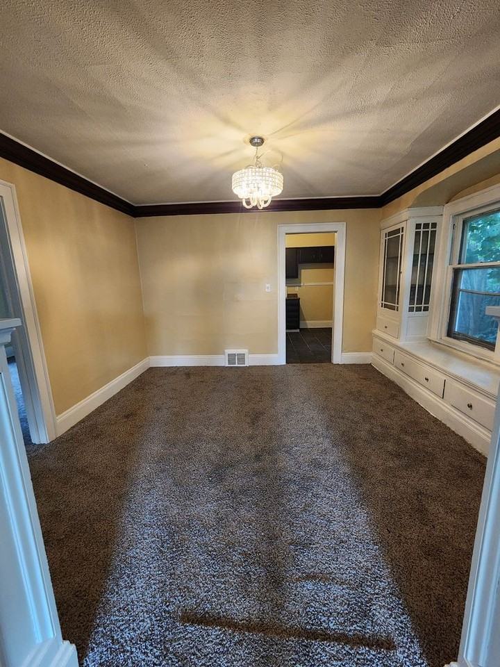 3045 E 130th St - Photo 6 of 9