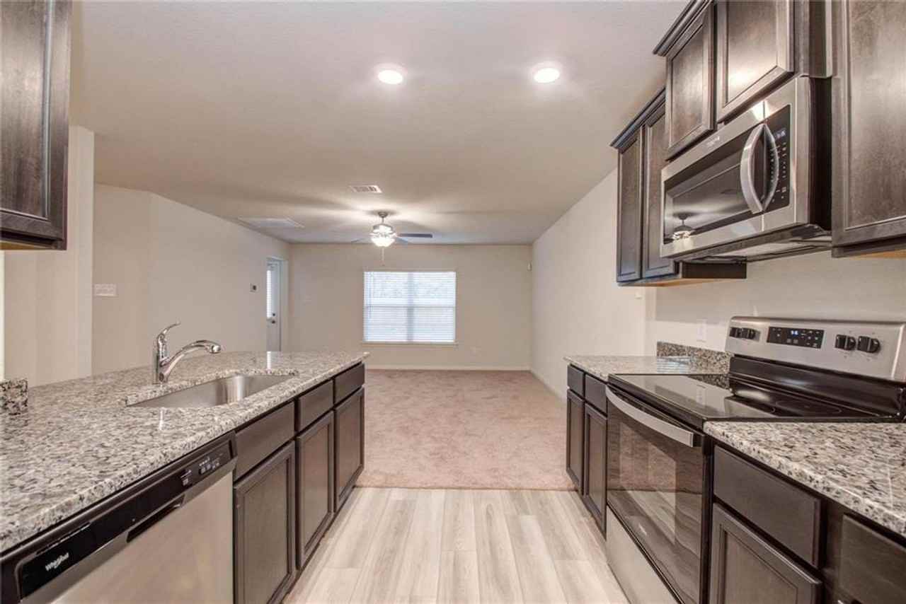 10699 Lost Maples Dr - Photo 7 of 36