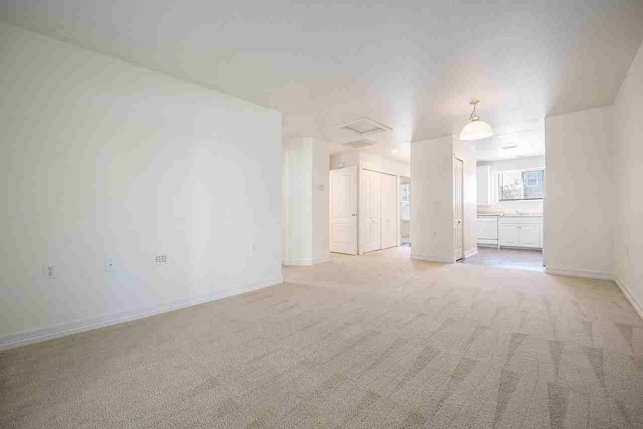 5853 Ceylon St - Photo 5 of 11