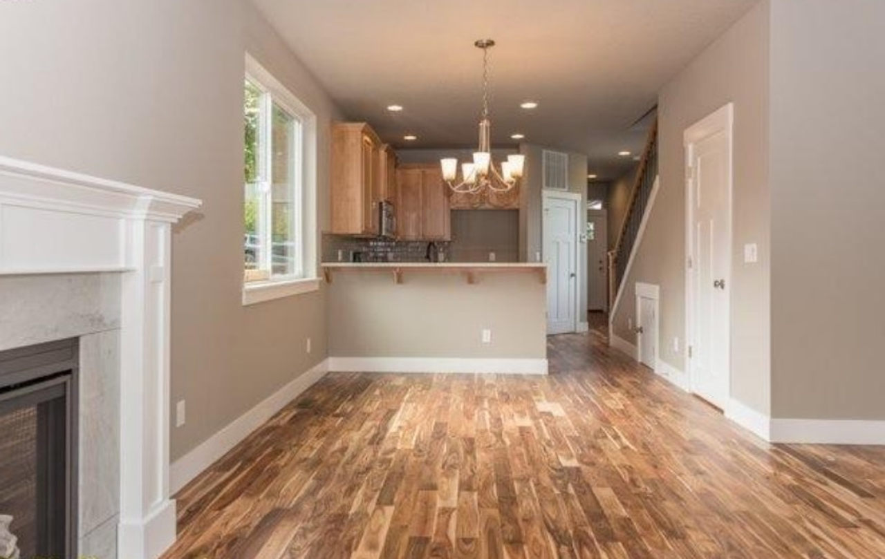 9034 N Drummond Ave - Photo 2 of 14