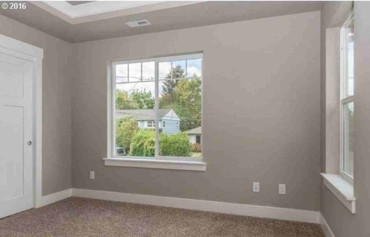 9034 N Drummond Ave - Photo 6 of 14
