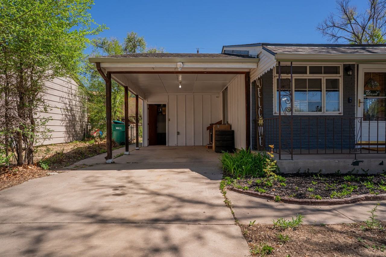 103 Linden Dr - Photo 3 of 21