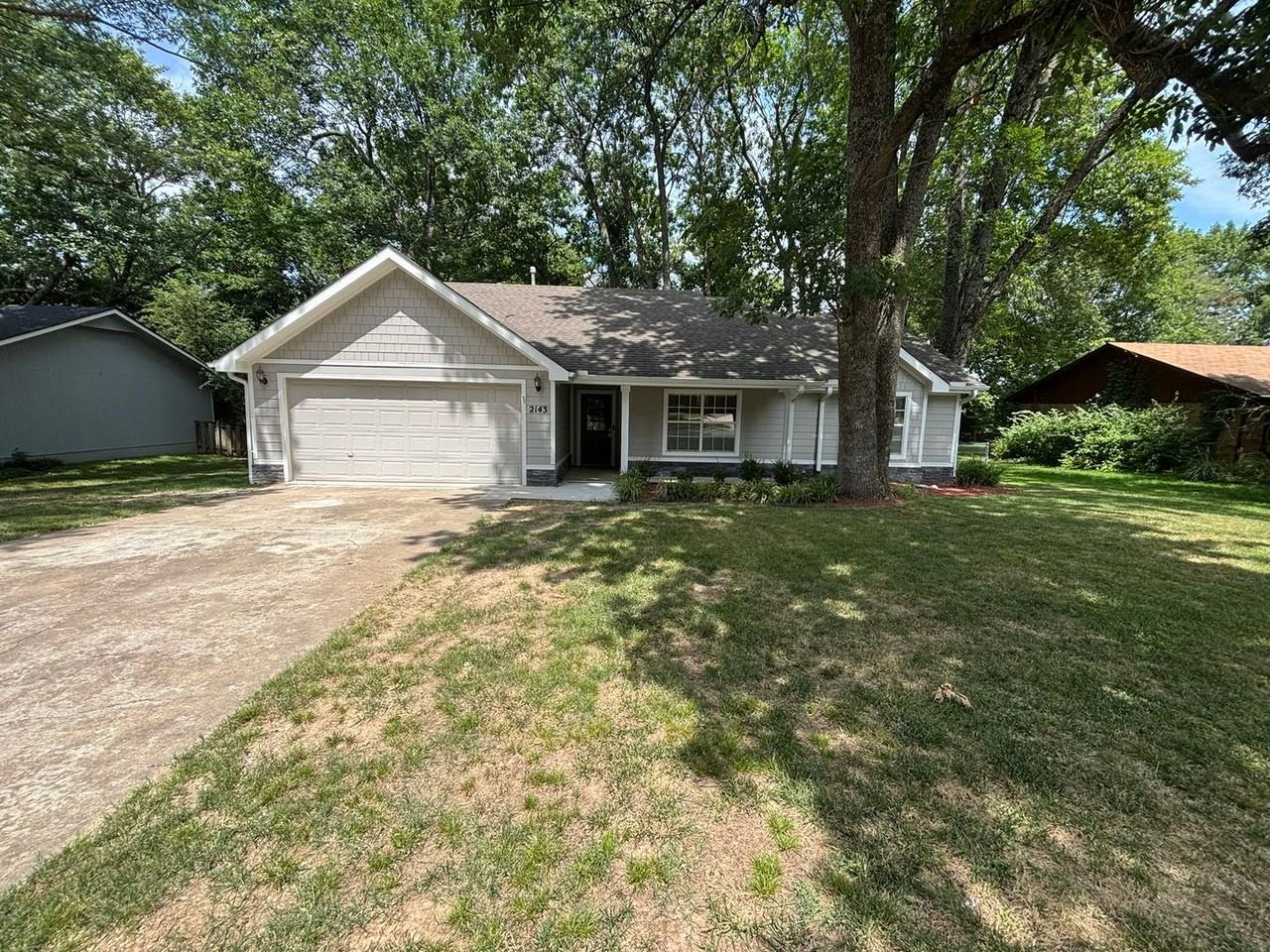 2143 W Loren Cir - Photo 2 of 17