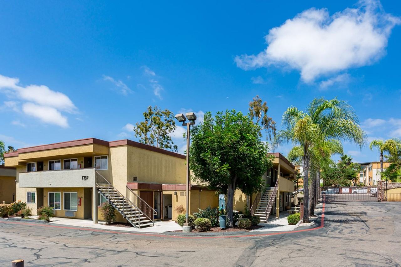 1757 Bayview Heights Dr #55 - Photo 2 of 15