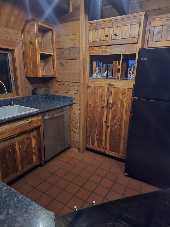 3019 Douglas Rd - Photo 6 of 50