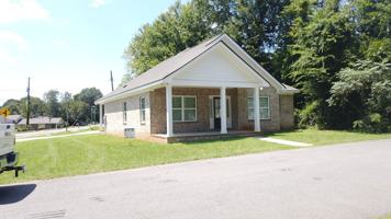 featured image of 2402 Prince Ave