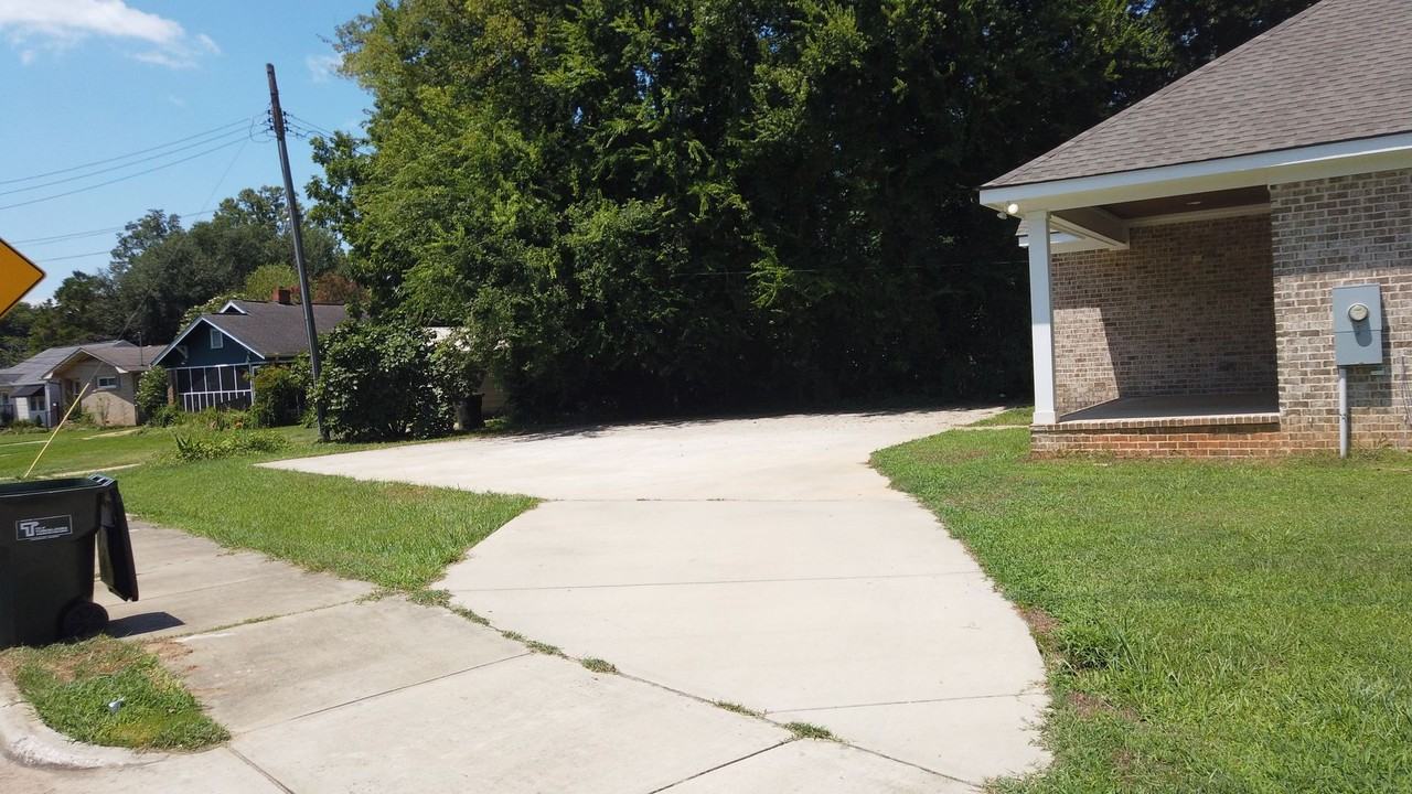 2402 27th Street - Photo 4 of 16