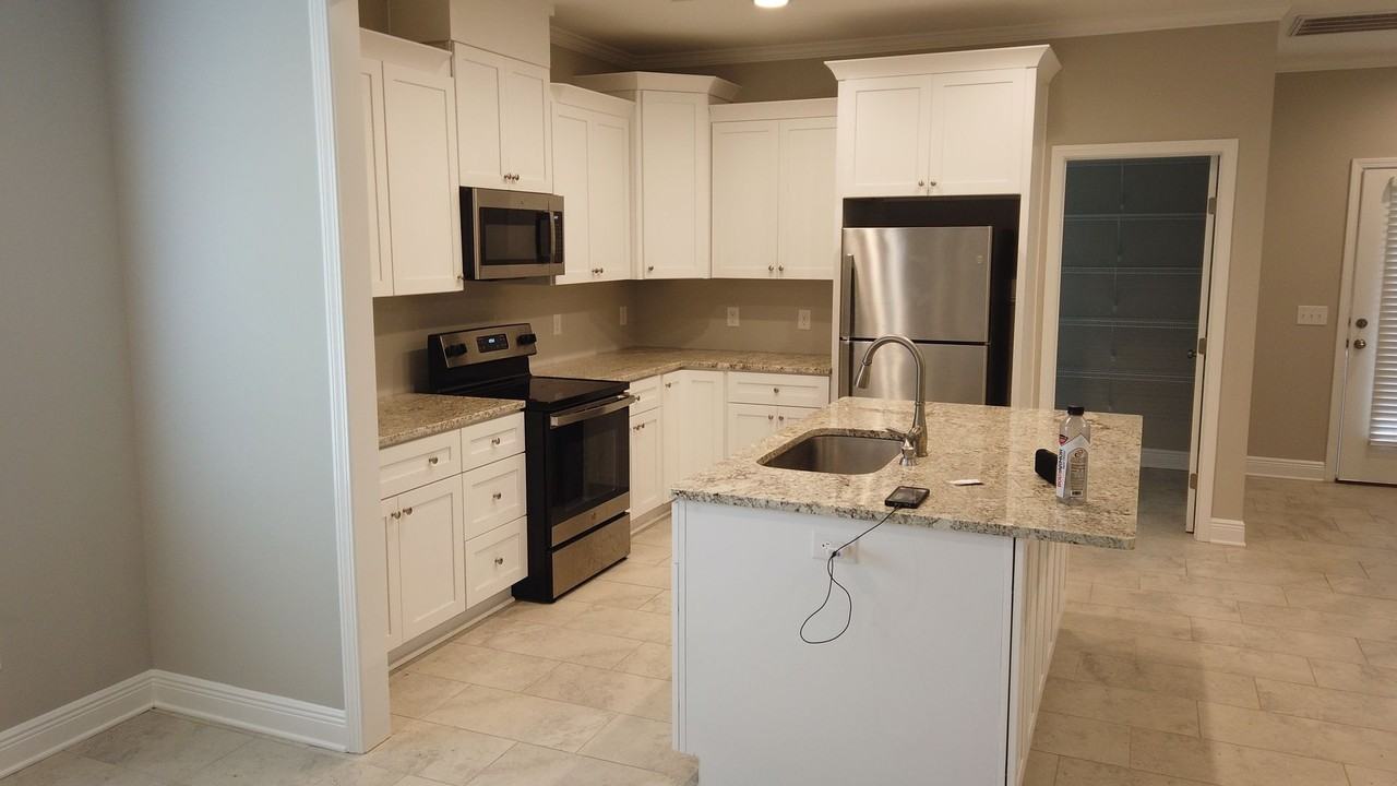 2402 27th Street - Photo 6 of 16