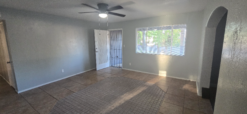 506 N Hunt Dr - Photo 2 of 18