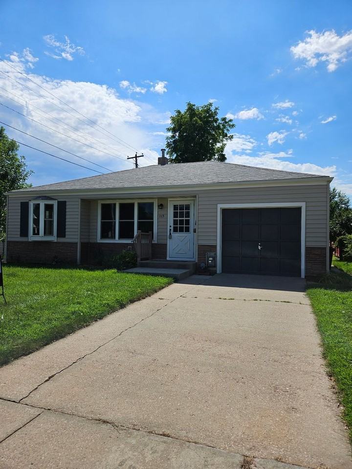 115 42nd St - Photo 3 of 23