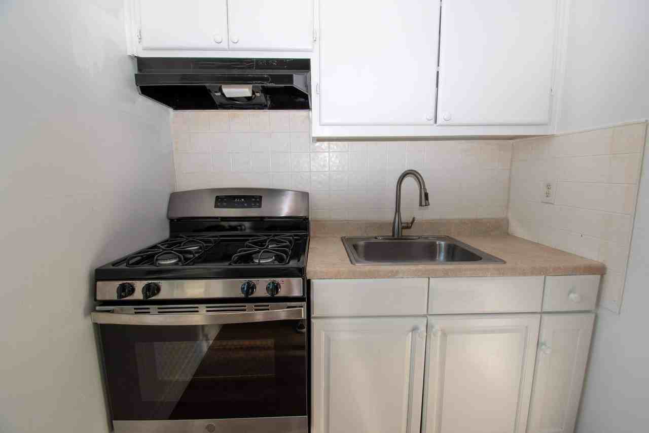 SF Pardee St - Photo 4 of 15