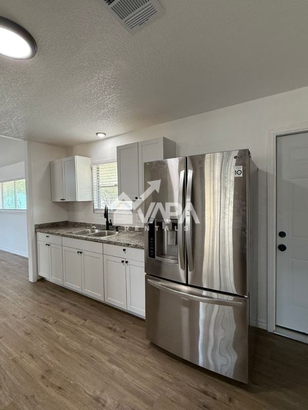 6115 Frio Valley Dr - Photo 4 of 15