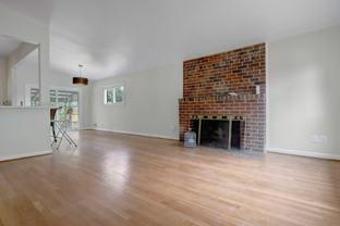 4208 19th Pl Ne - Photo 1 of 1