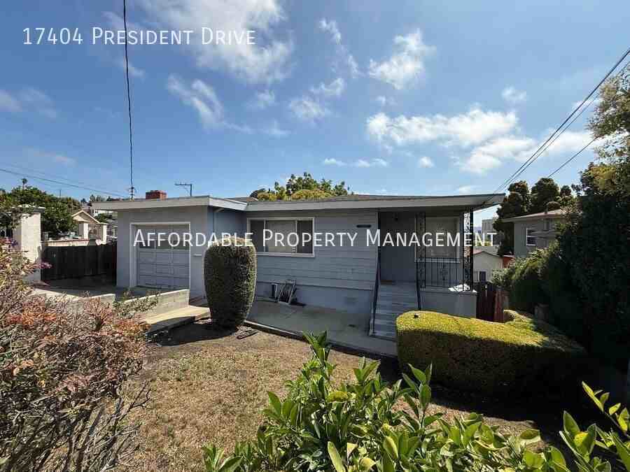 17404 President Drive - Photo 2 of 23