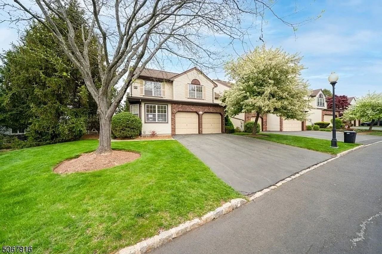 2301 Vroom Dr - Photo 2 of 35