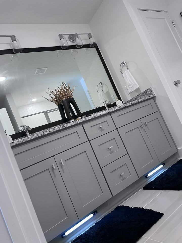 550 Markham Street, Unit 3 - Photo 4 of 16