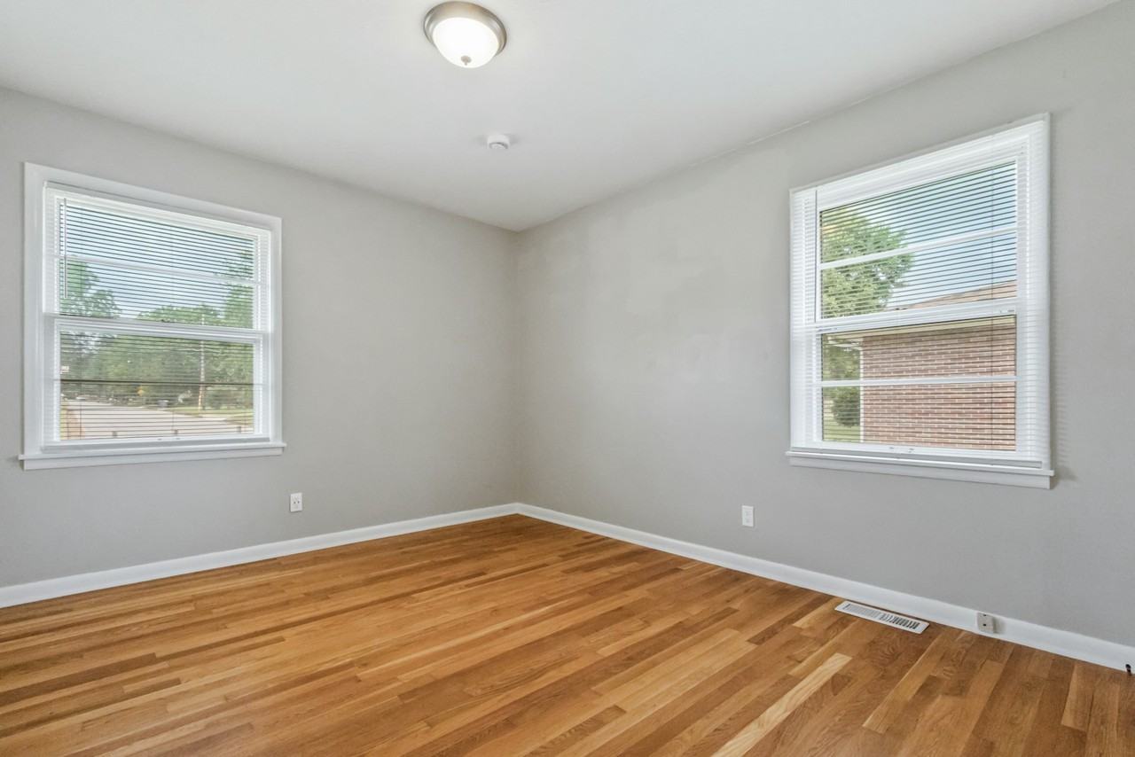 4301 Richardson Drive Northwest - Photo 3 of 29