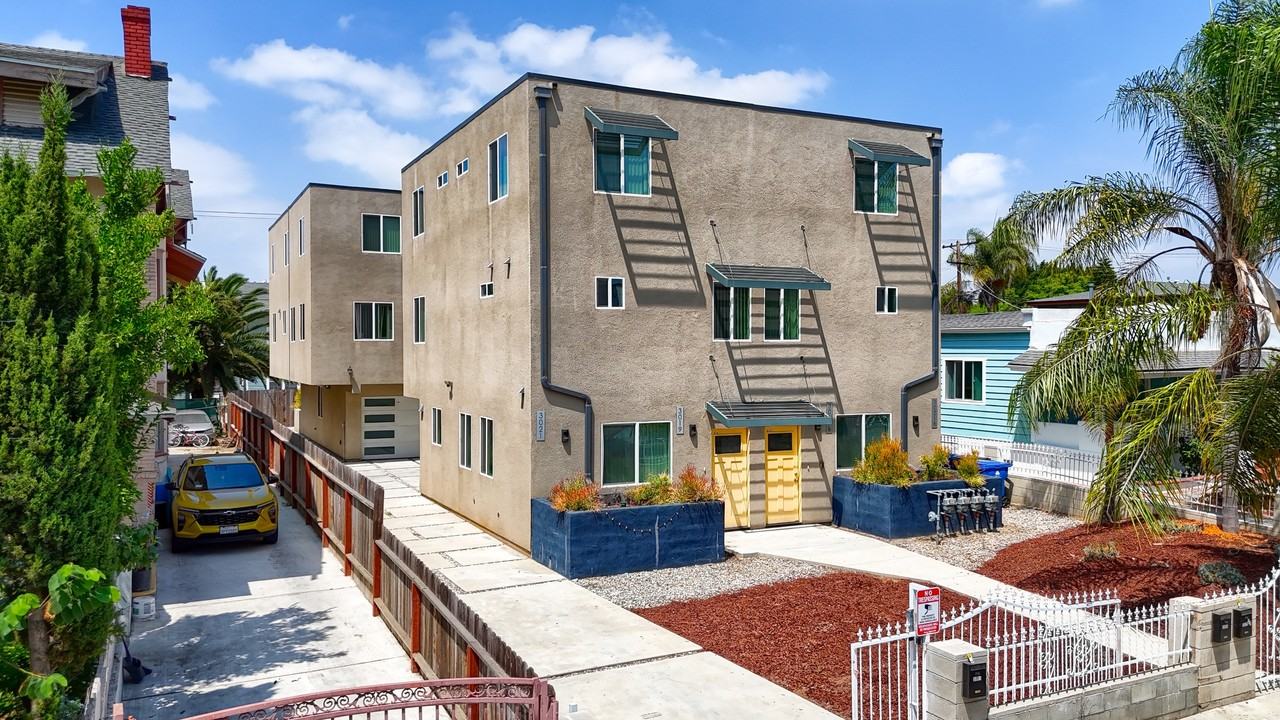 3019 Raymond Avenue - Photo 2 of 27