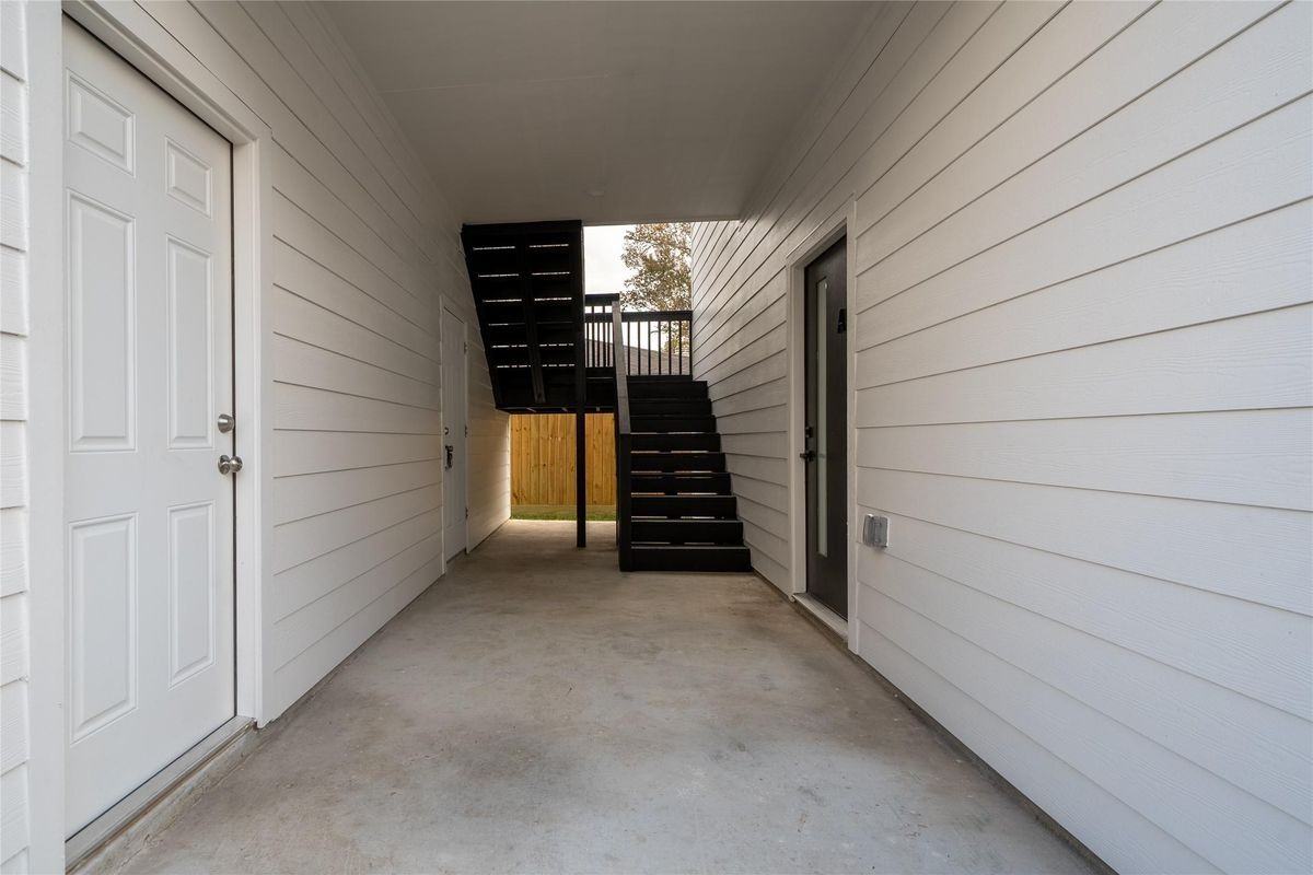 7220 S Hall St ##A - Photo 3 of 25