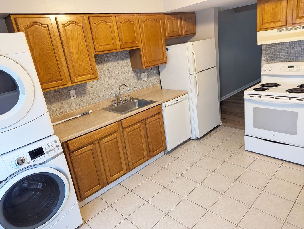 2219 Anvil Ln - Photo 3 of 8