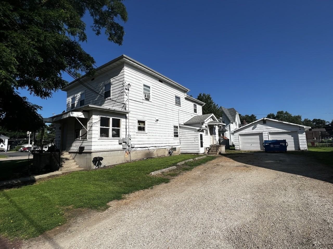 502 East 4th Street - Photo 2 of 7