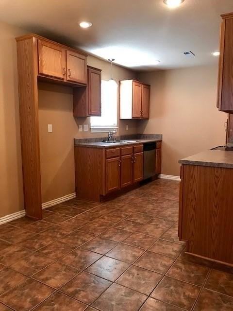 3908 Southwest Surrey Avenue - Photo 6 of 15