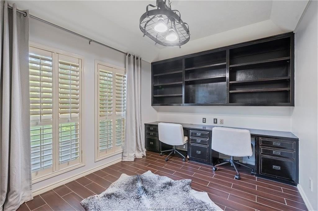 1003 Carmel Pl - Photo 6 of 27