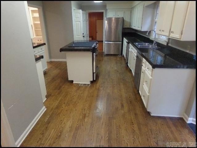 13708 Abinger Ct - Photo 4 of 25