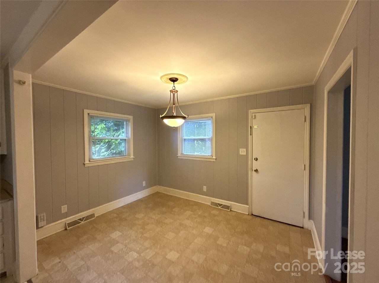 1969 Margate Avenue - Photo 4 of 19