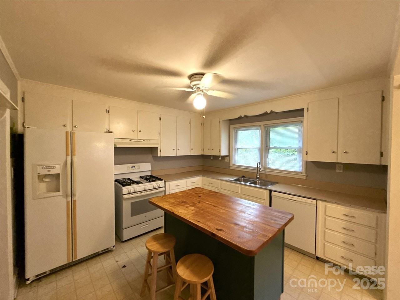 1969 Margate Avenue - Photo 7 of 19