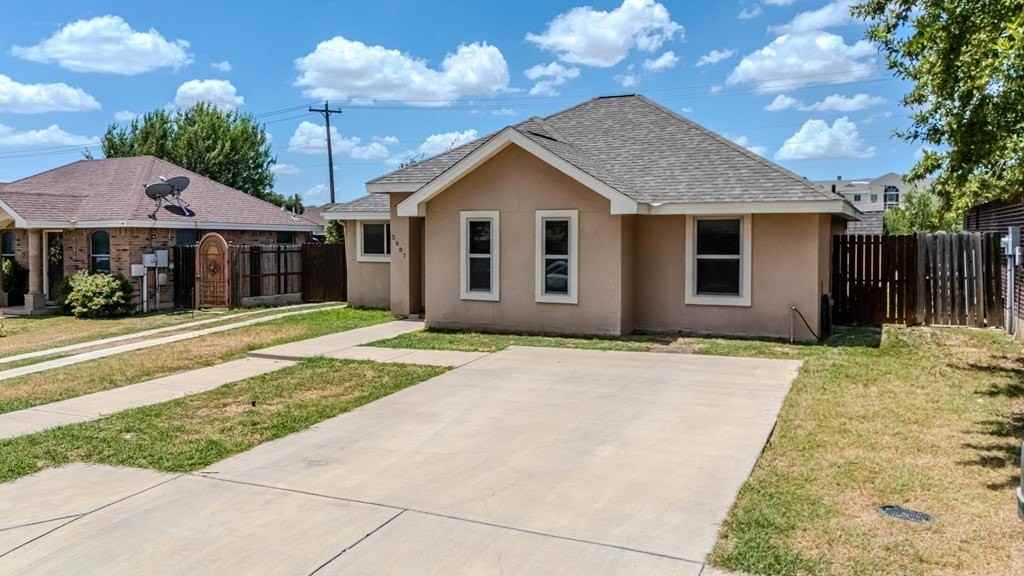 2087 Foxborough - Photo 2 of 35